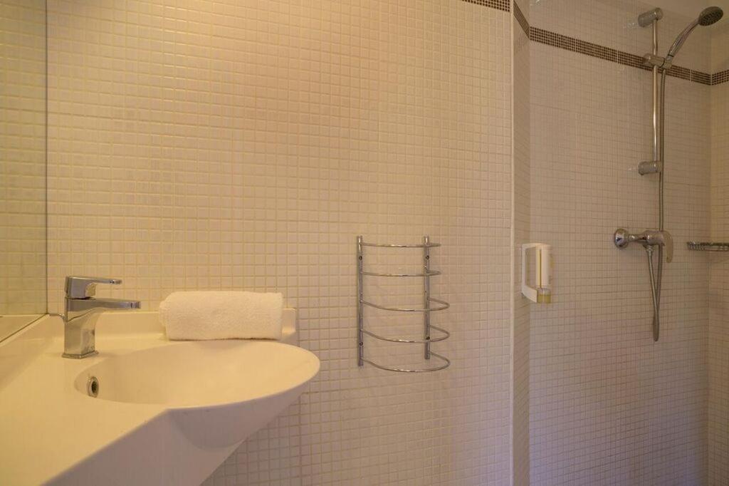 The Originals City, Hotel Novella Confort, Nantes Est Carquefou Εξωτερικό φωτογραφία