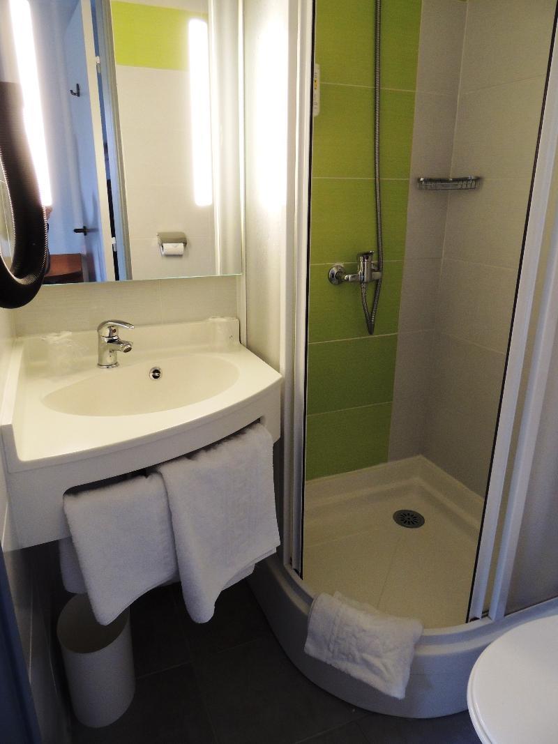 The Originals City, Hotel Novella Confort, Nantes Est Carquefou Εξωτερικό φωτογραφία