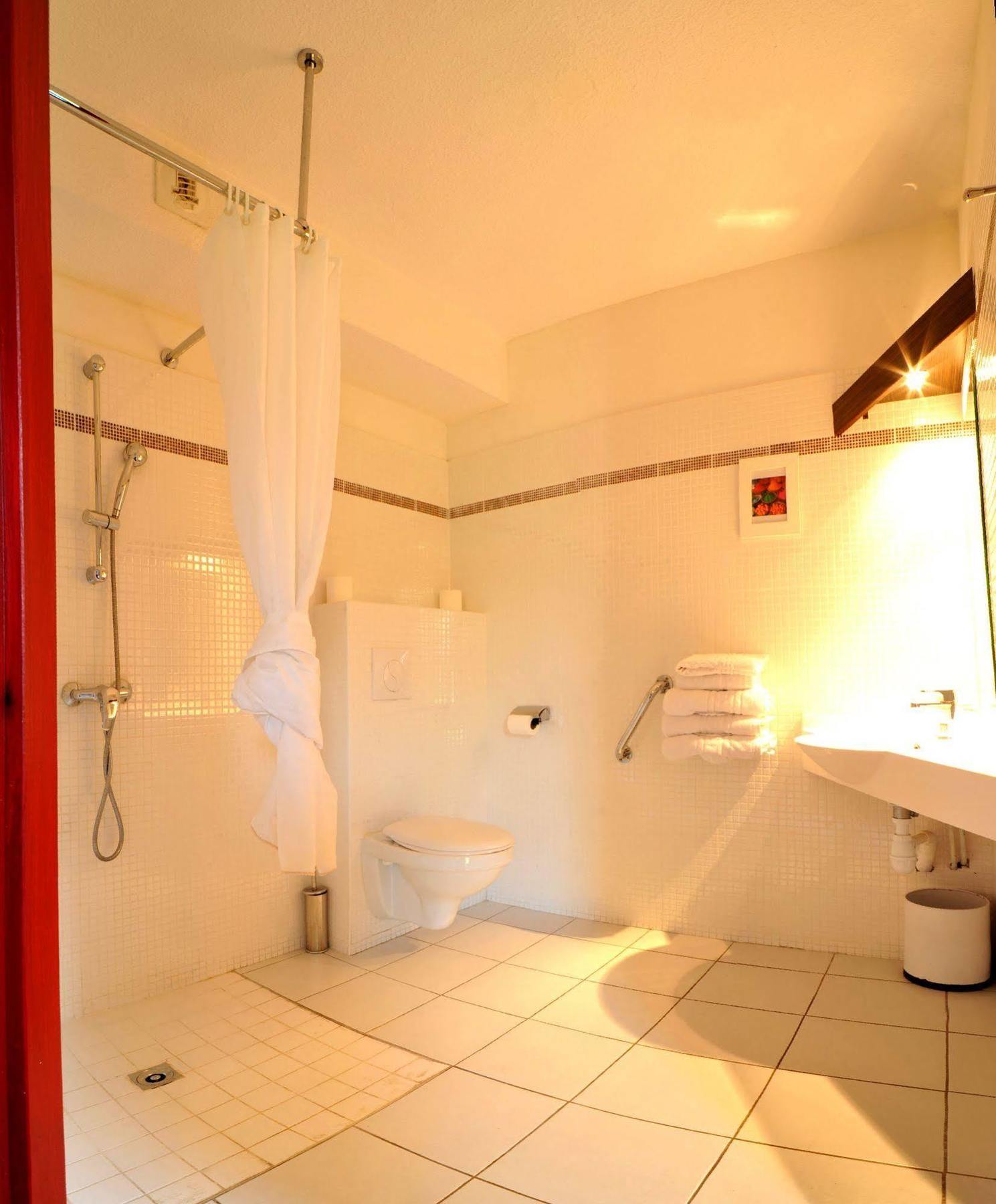 The Originals City, Hotel Novella Confort, Nantes Est Carquefou Εξωτερικό φωτογραφία