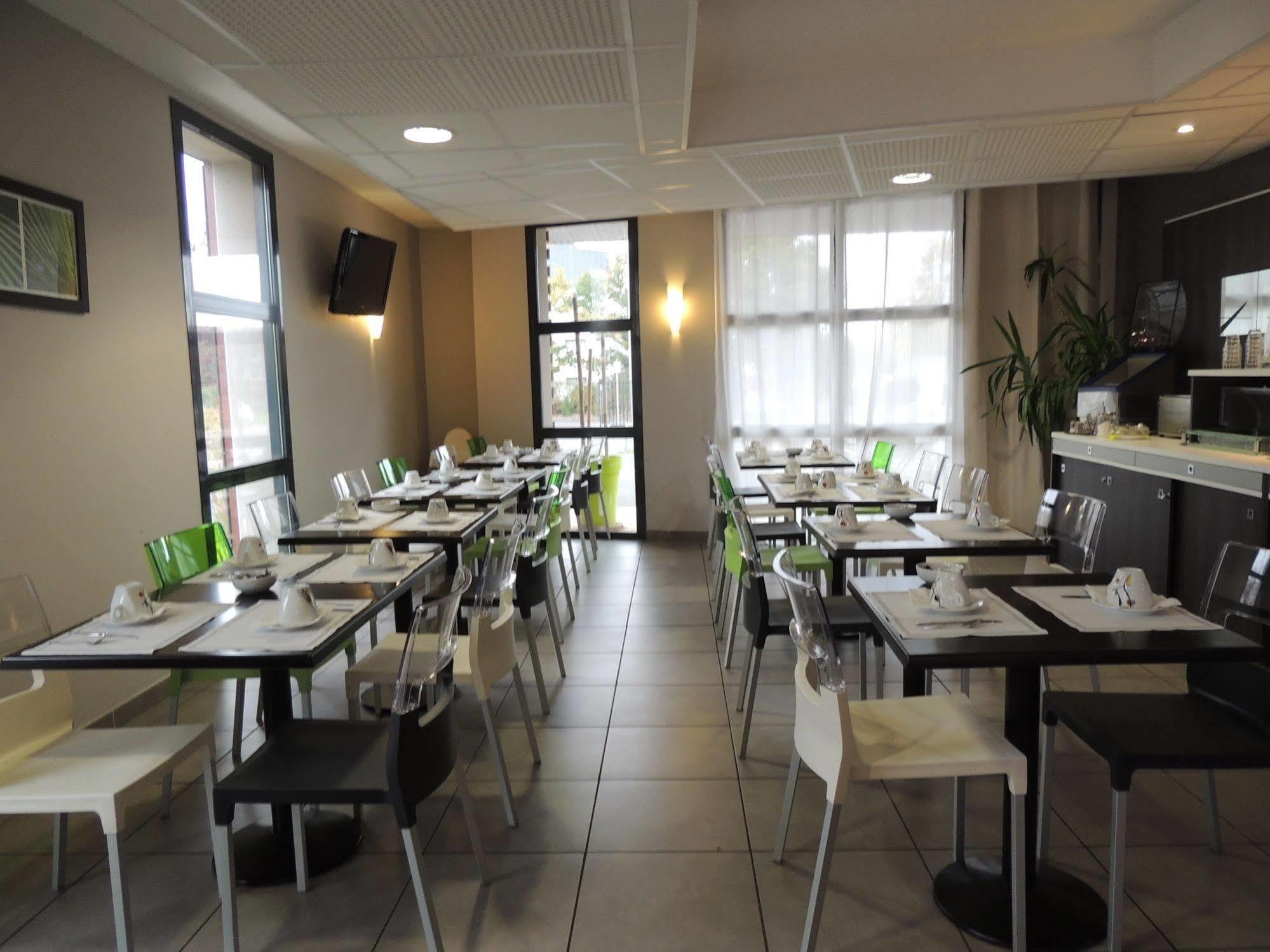 The Originals City, Hotel Novella Confort, Nantes Est Carquefou Εξωτερικό φωτογραφία